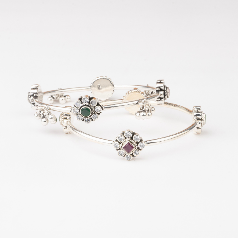 Floral Motif Bangle Dual Stone