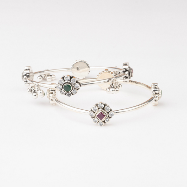 Floral Motif Bangle ‚Äö√Ñ√¨ Dual Stone