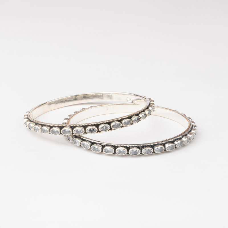 Classic-Oval-Bangle